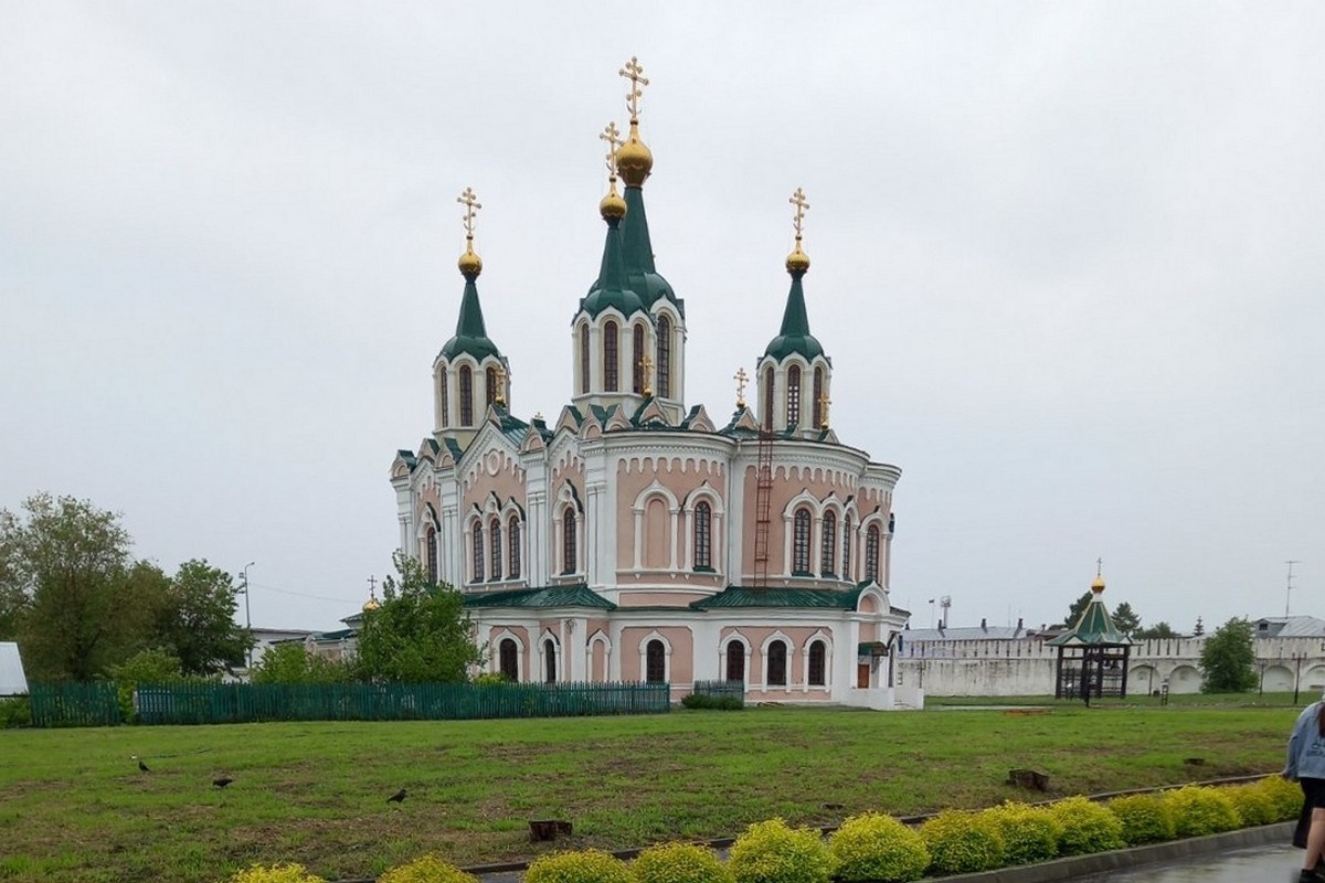 Погода в далматово курганской. Далматовский монастырь Курганская область. Пугачев и Далматовский монастырь. Далматовский монастырь Курганская область официальный сайт. Картины Далматово.