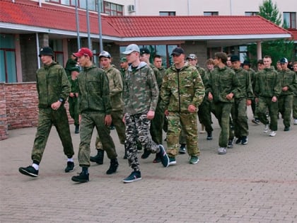 Шадринские студенты проходят военно-полевые сборы в Чумляке