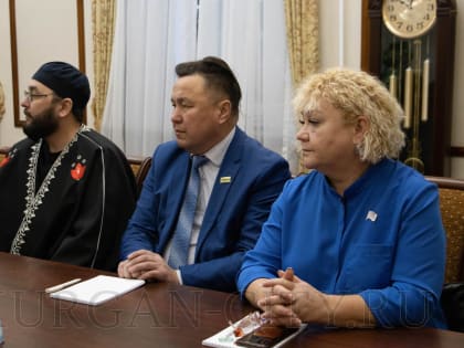Временно исполняющий полномочия главы города Кургана Антон Науменко провел рабочую встречу с представителями мусульманских общин