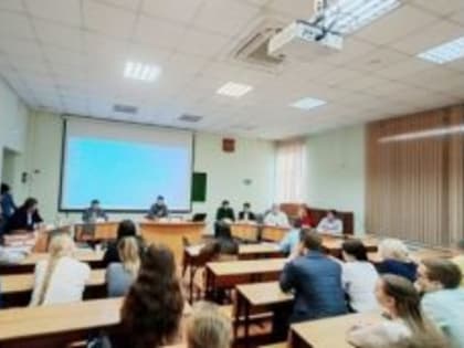 Молодых врачей из Омска приглашают работать в Курган