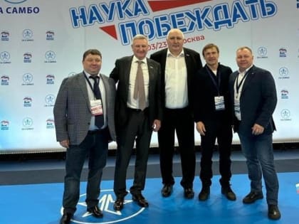 Сенатор Муратов везет в курганскую гимназию проект с форума Турчака