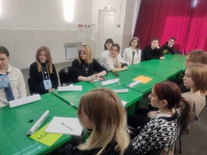 Председатель Общественной палаты встретился с молодежными лидерами