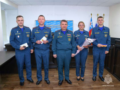 Зауральские сотрудники МЧС России получили первые очередные и специальные звания накануне государственного праздника