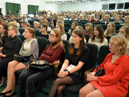 Глава города Андрей Потапов: достижения учеников основаны на труде педагогов