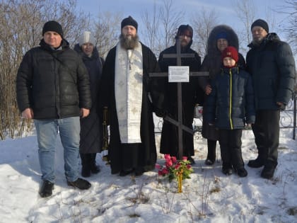 14 февраля 2023 г. – председатель епархиальной Комиссии по канонизации святых игумен Варнава (Аверьянов) отслужил литию на кладбище д. Ячменево Шадринского МО у братской могилы уби