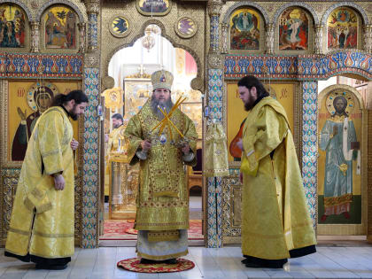 В день Иверской иконы Божией Матери митрополит Даниил совершил Литургию в Александро-Невском соборе