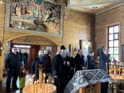В храме села Чимеево прошёл первый молебен после пожара