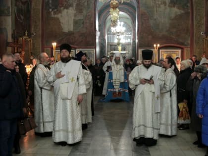 В Рождественский сочельник митрополит Даниил совершил Великое Повечерие и Утреню