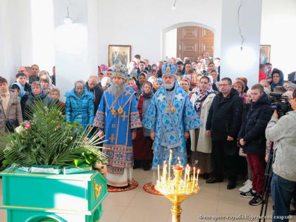 В Чимеево прошла первая архиерейская Литургия и освящение нового иконостаса
