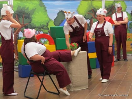 В Кургане прошла премьера инклюзивного спектакля