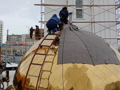 В Кургане на колокольню Троицкого собора установили купол
