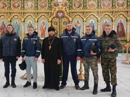 В Кургане студенты-спасатели помогли православному приходу