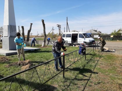 В Черемухово и Нижней Утятке отреставрировал обелиски ко Дню Победы