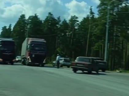 Под Курганом столкнулись две фуры, есть пострадавшие