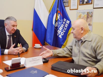 СВО, ремонты, работа: с какими вопросами идут курганцы к сенатору Муратову?