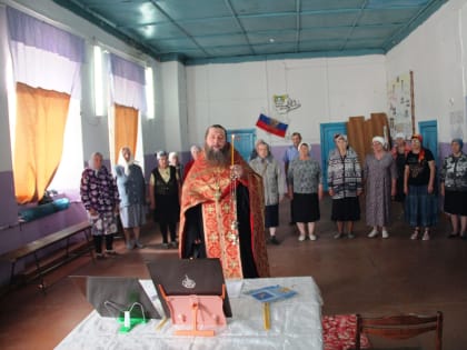 Председатель епархиальной Комиссии по канонизации святых игумен Варнава (Аверьянов) отслужил в с. Крутиха Далматовского муниципального округа молебен сщмч. иерею Петру Корелину и а