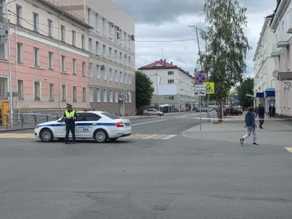 В ночной дорожной аварии в центре Кургана пострадали два водителя