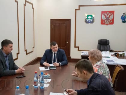 Временно исполняющий полномочия главы города Кургана  Антон Науменко провёл личный приём граждан