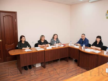 Глава города Кургана Елена Ситникова обсудила с председателями городских ТОСов вопросы работы общественного транспорта