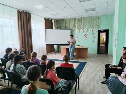 Библиотека Югова провела мастер-класс для детей в социально-реабилитационном центре