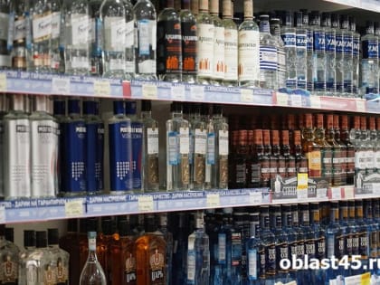 В Кургане подросток украл водку и сбежал