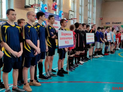 Команды особенных футболистов сразились за кубок победителя