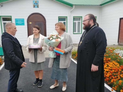 В Кургане приходская воскресная школа получила двойной подарок от благотворителя