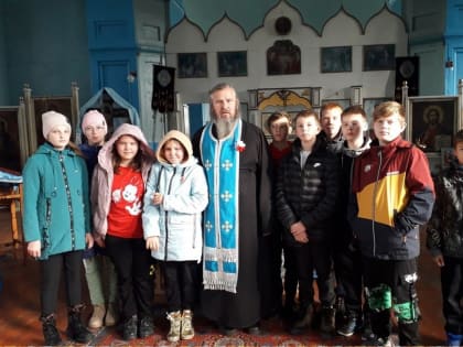 Школьники побывали с экскурсией в храме села Гладковское