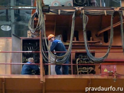 Война за кадры в УрФО взорвала зарплатные бюджеты. Девальвированным рублем спасают новые проекты