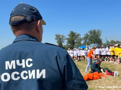 Сотрудники МЧС напоминают детям о правилах поведения на воде