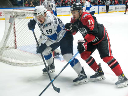 Хоккеисты «Зауралья» уступили альметьевскому «Нефтянику»