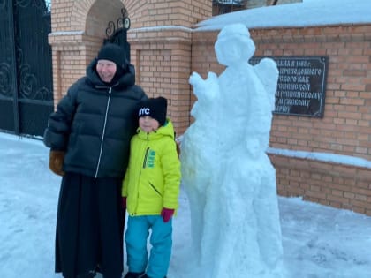 В зауральском женском монастыре провели фестиваль снежных скульптур