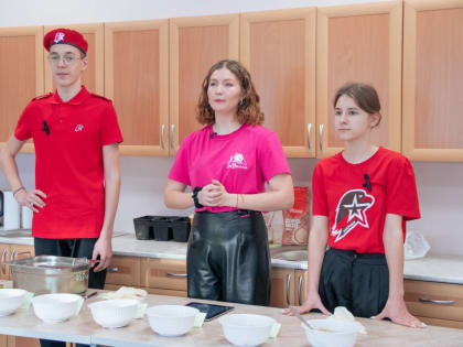 Курганские школьники выпекли хлеб по рецепту блокадного Ленинграда