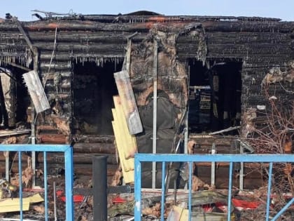 В Кургане из горящего дома пожарные спасли пенсионерку