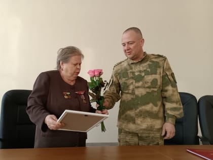 Школьники встретились с рождённой в блокадном Ленинграде  пенсионеркой