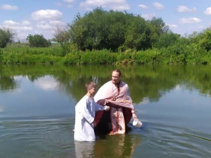 Крещение жителей д. Ипатова Катайского муниципального округа на р. Исети совершил окормляющий Ипатовский храм эконом Далматовской обители иеромонах Софроний (Григорьев)