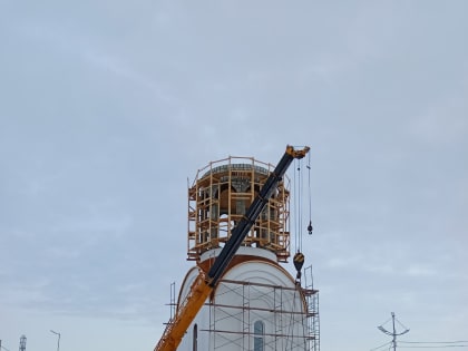 В Кургане на колокольню Троицкого собора установили купол