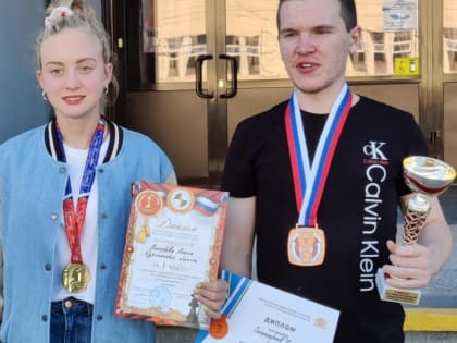Курганские шахматисты привезли из столицы Урала золото и бронзу