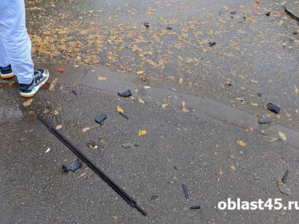 В Кургане иномарка перевернулась после столкновения с легковушкой