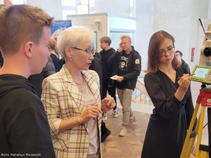 На ярмарке трудоустройства курганцы могли найти работу за 30 и 120 тысяч рублей