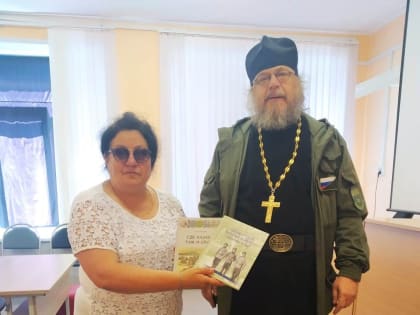 Литургию в престольный праздник храма-часовни в честь прп. Тихона Калужского д. Ипатова Катайского района отслужили благочинный Монастырского округа игумен Варнава (Аверьянов) и на