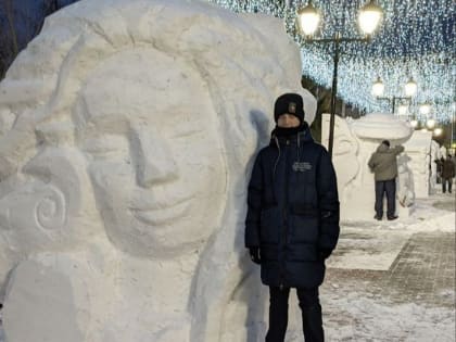 В курганском горсаду мастера продолжают работать над снежными фигурами