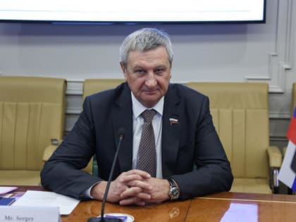 Сенатор Муратов усиливает позиции на международной арене