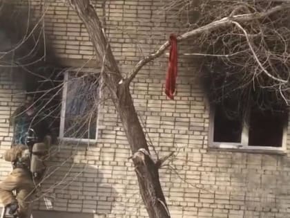 Очевидцы говорят о спасенных из пожара в Кургане женщине с ребенком