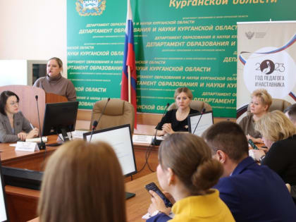 Исполняющая обязанности заместителя губернатора по социальной политике Наталья Кирилова встретилась с участниками курсов «Современные технологии управления в социальной сфере»