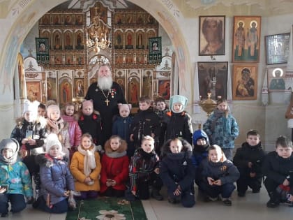 Первоклассники глядянской школы посетили храм в селе Чернавское