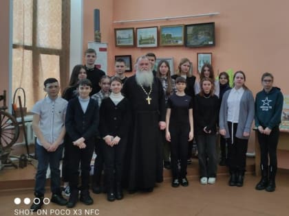 Зауральский священник рассказал детям о Библии