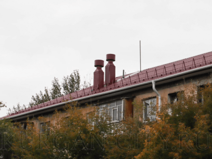 В Кургане завершают восстановление горевшей летом 4-этажки