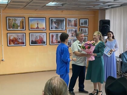 В Шадринске открылась авторская фотовыставка «Православное Зауралье» члена ИППО Татьяны Пайвиной