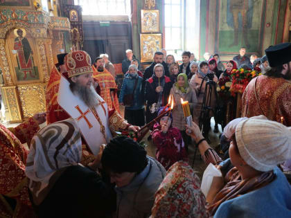 В главный собор Кургана доставили Благодатный огонь